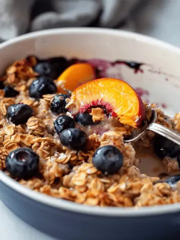 Peach Berry Baked Oatmeal