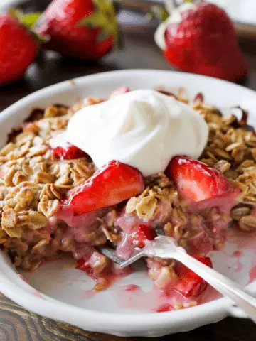 Strawberry Rhubarb Baked Oatmeal